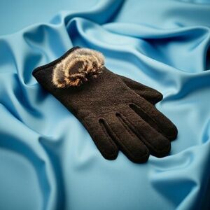 B034   2/$30  BlacK Elegant Winter Faux Fur Trim Touchscreen Fashion Gloves NWT